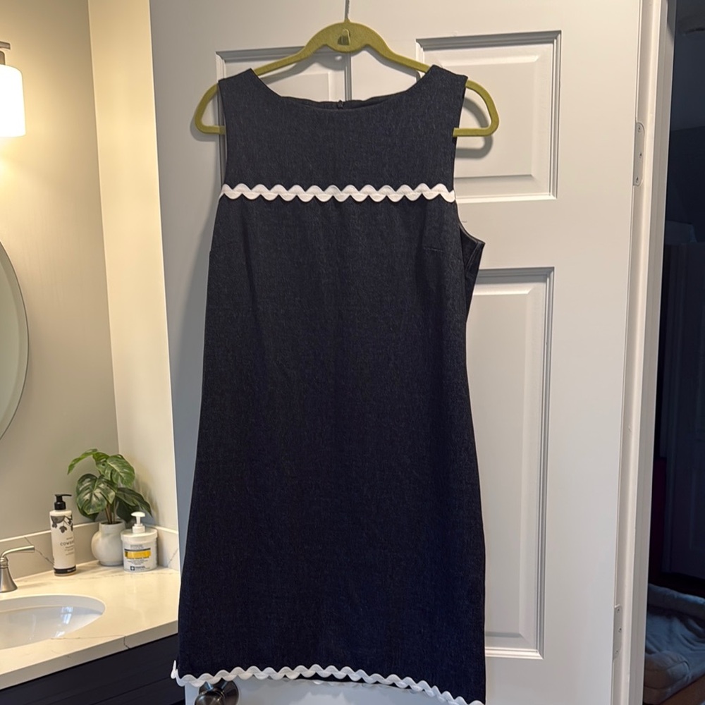Sleeveless Navy Shift Dress with White trim